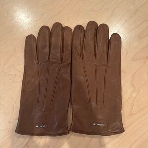 Like-new Coach Leather Gloves